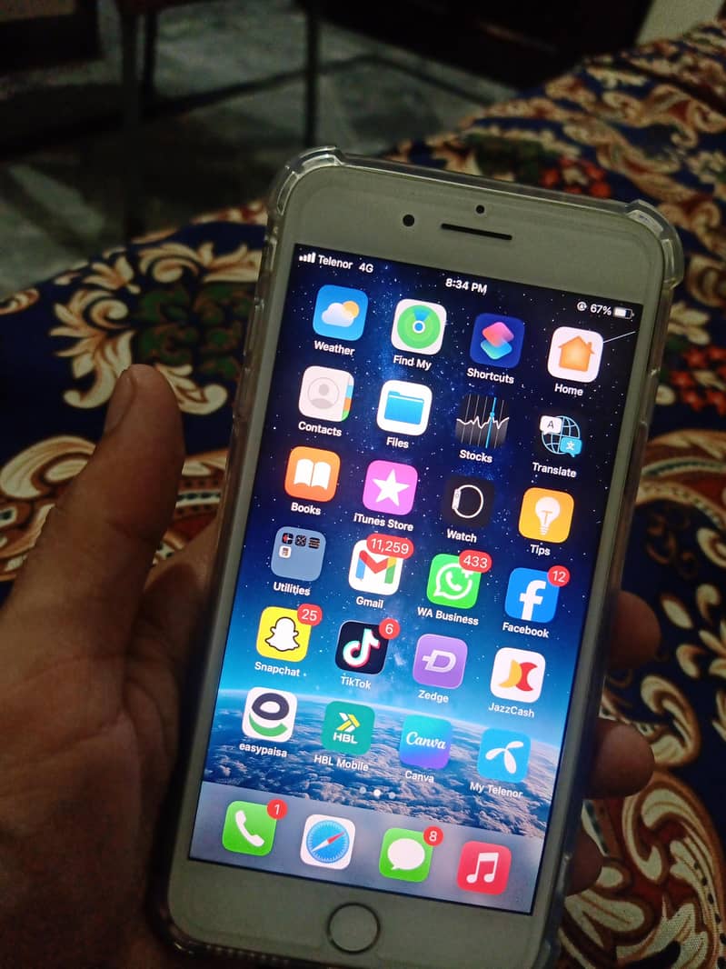 Apple iPhone 7 Plus 0