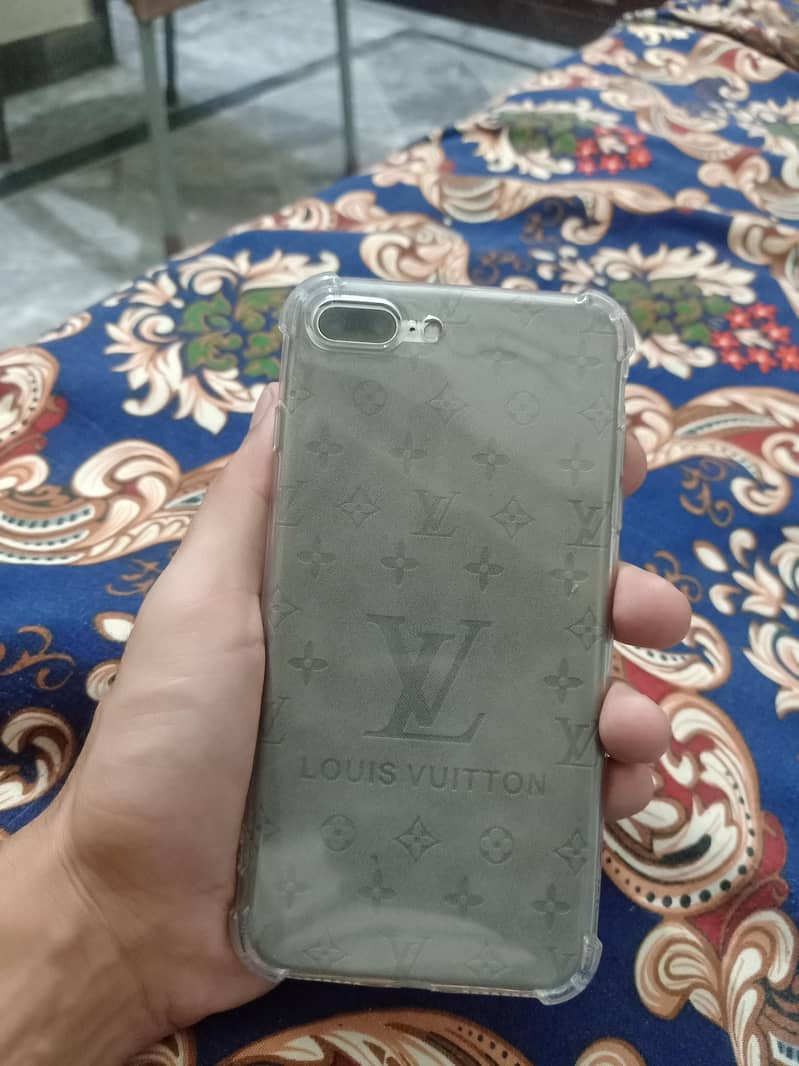 Apple iPhone 7 Plus 1