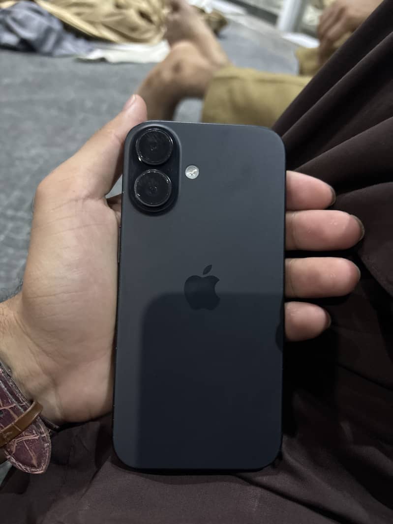 iPhone 16 JV 0