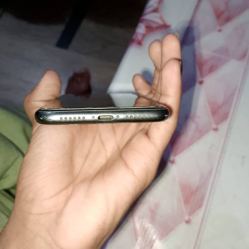 Apple iPhone 11 5