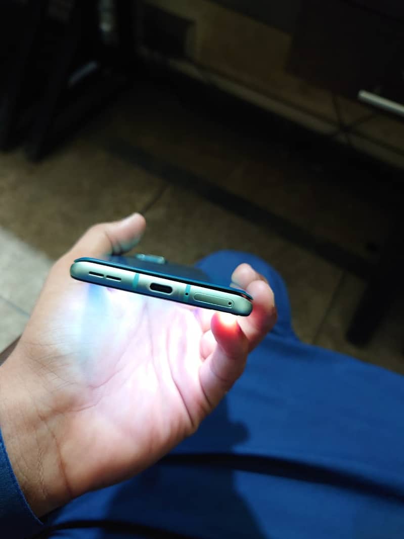 One Plus 8T 6