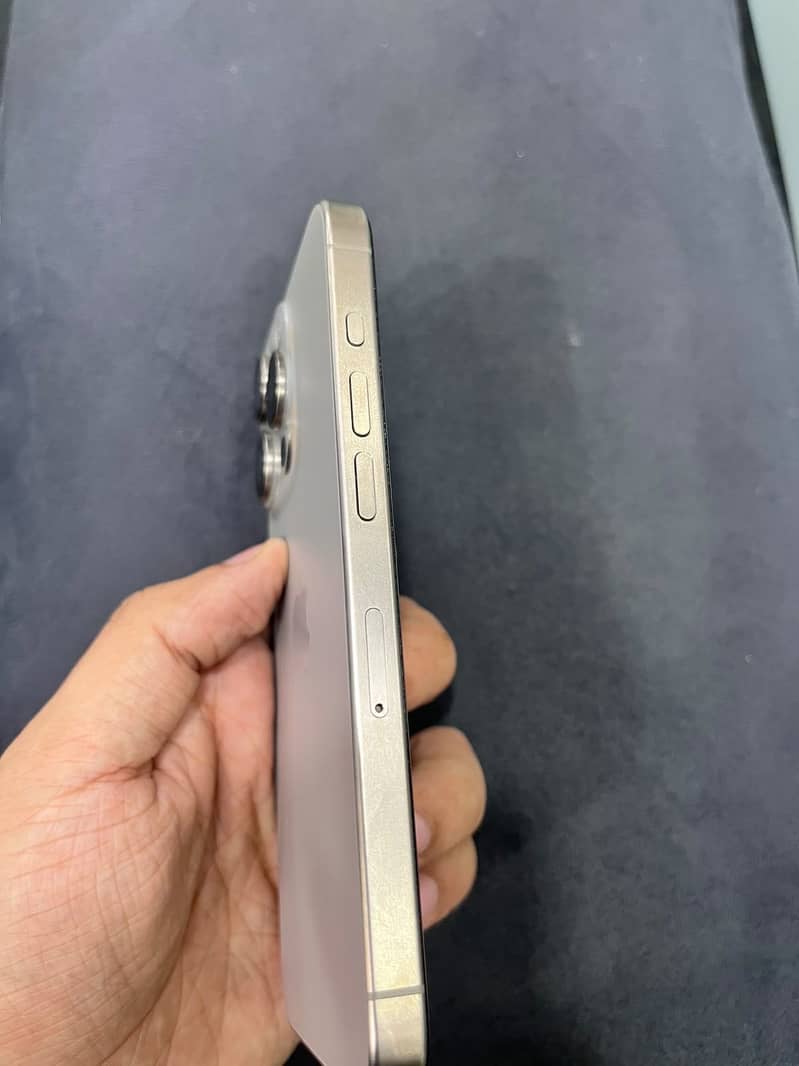 IPhone 15 Pro 0