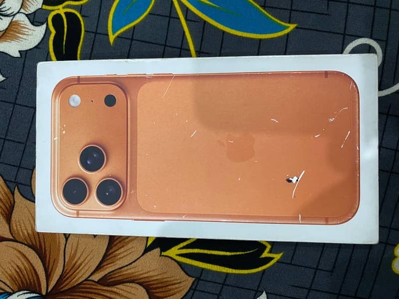 Apple iPhone 17 Pro Max 4