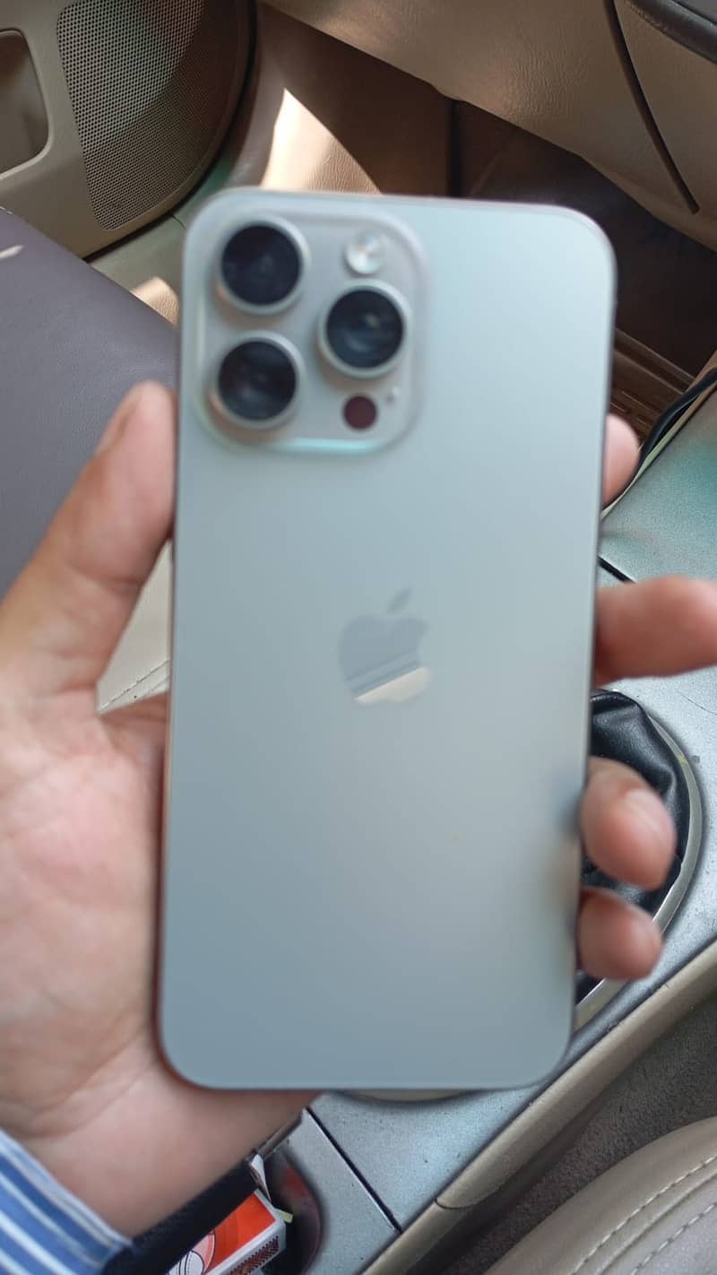 Apple iPhone 15 Pro Max 5