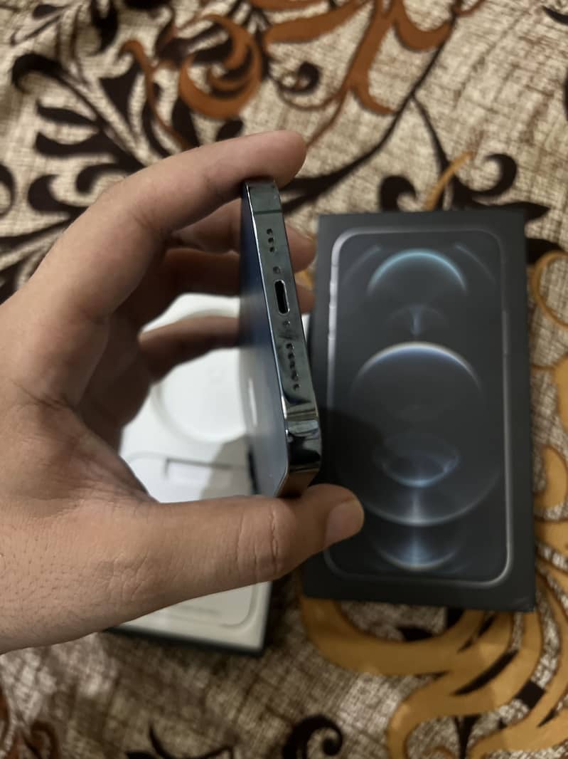Apple iPhone 12 Pro 3