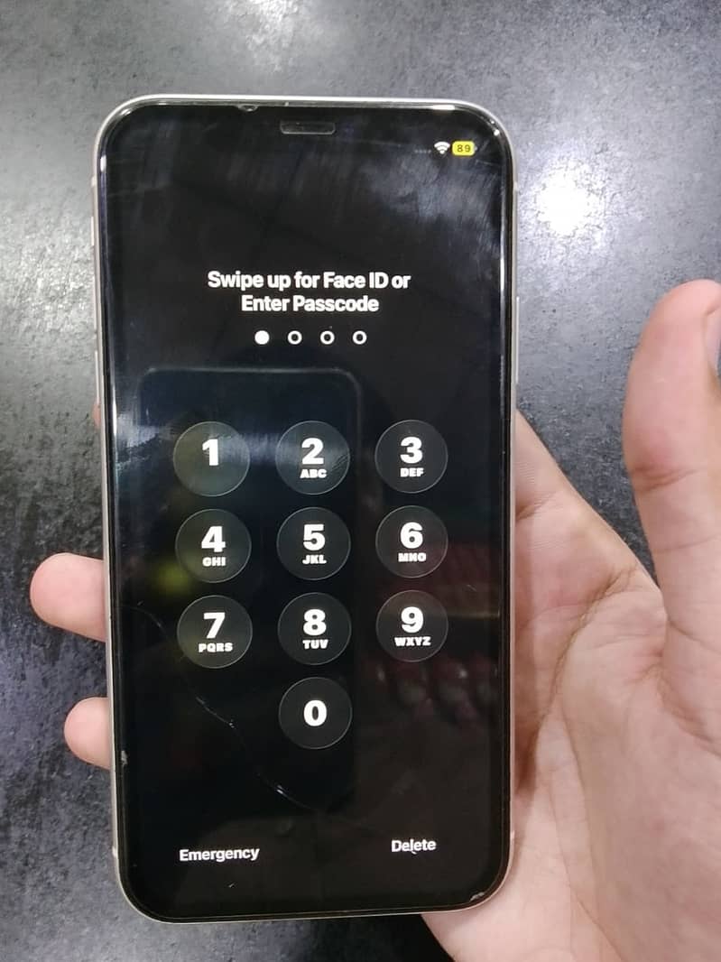Apple iPhone 11 3
