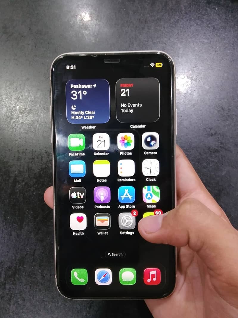 Apple iPhone 11 4