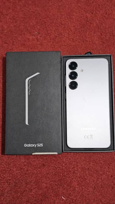 Samsung S25 12/256 full box waterpack in warranty