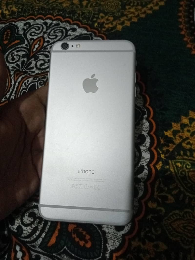 Apple iPhone 6 Plus 0