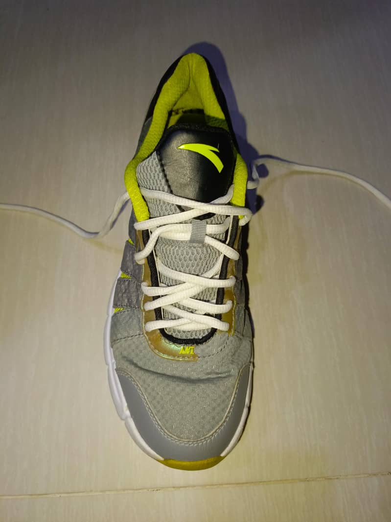 Jogging Shoes 0