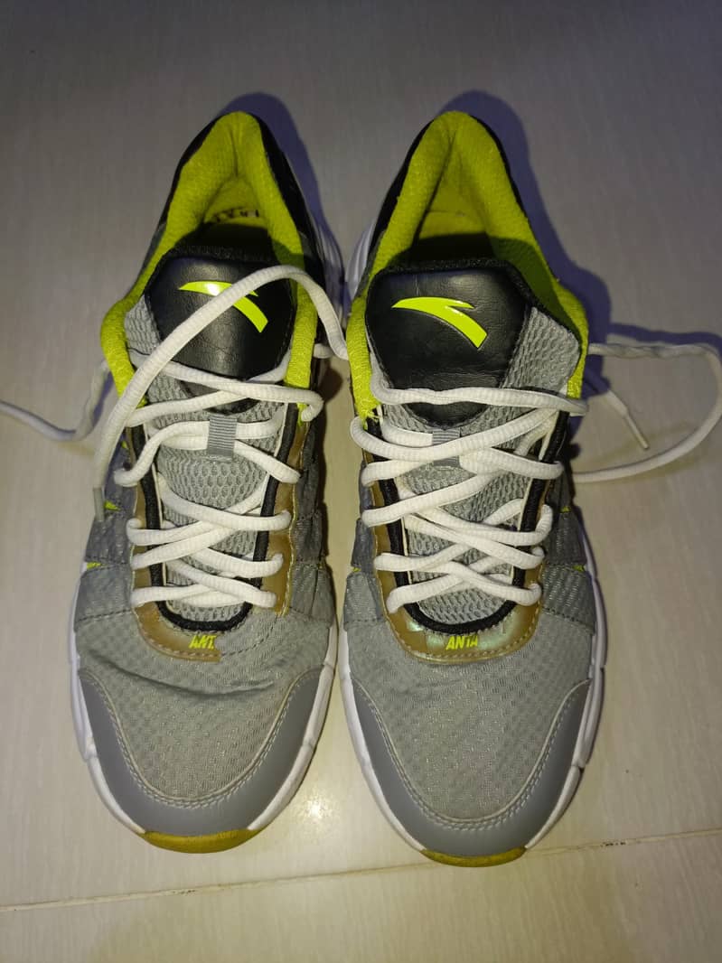 Jogging Shoes 1