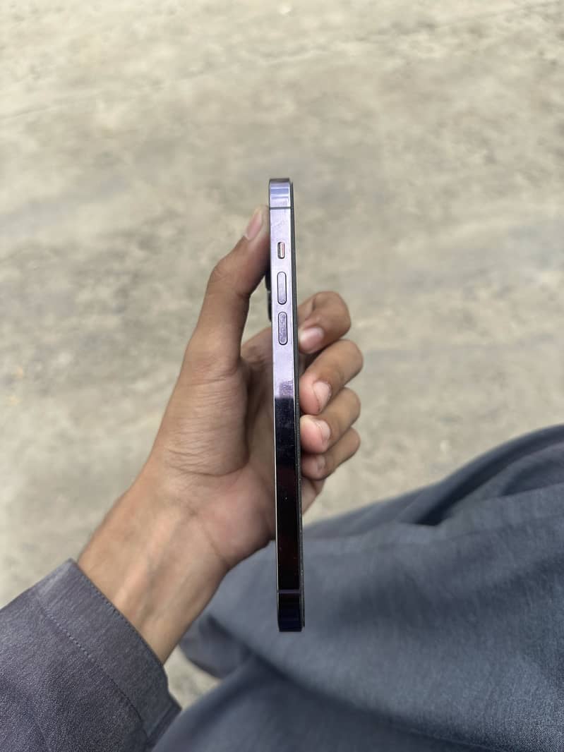 Apple iPhone 14 Pro Max 1