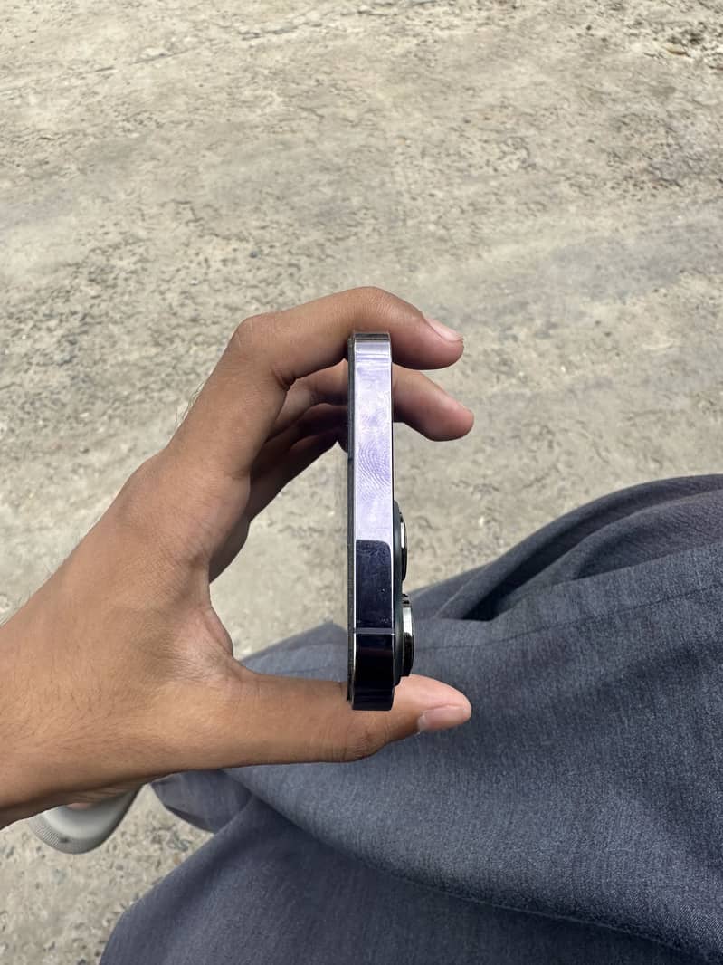 Apple iPhone 14 Pro Max 2