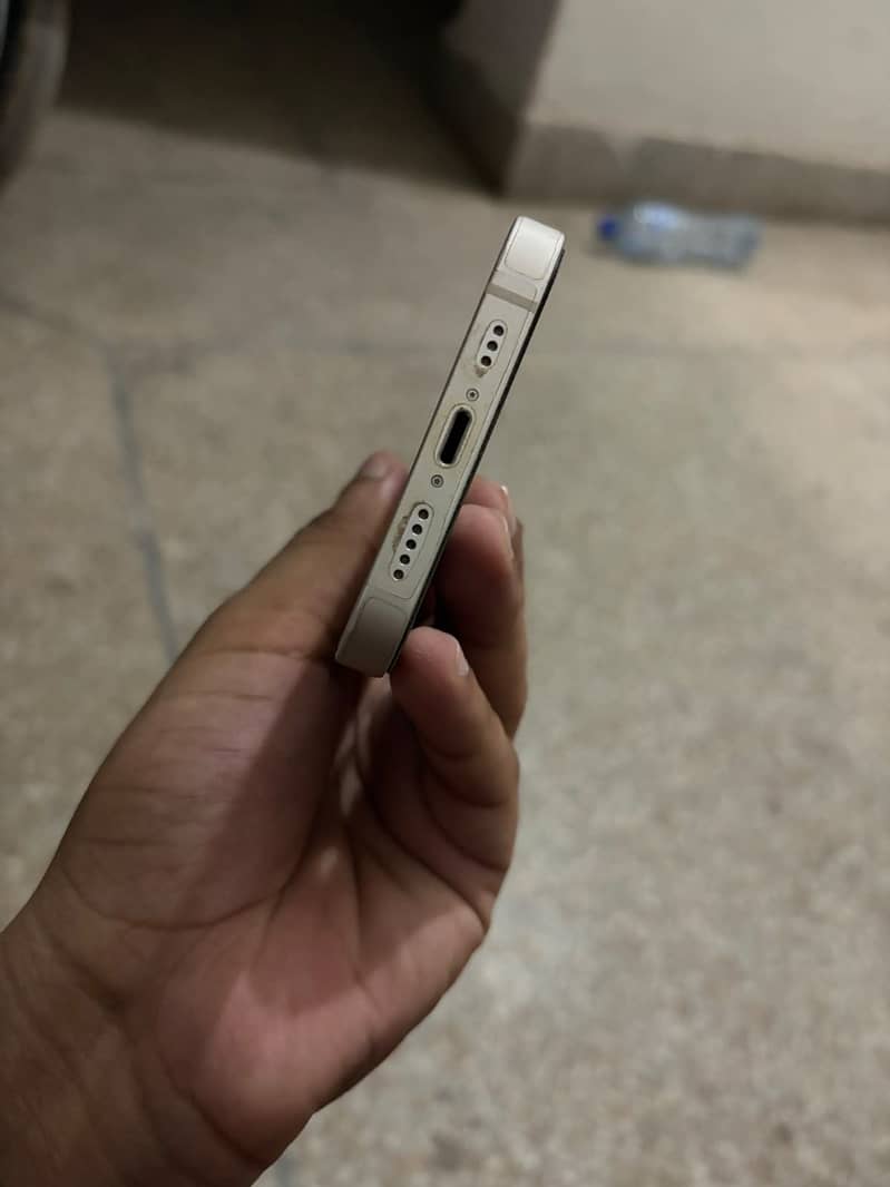 Apple iPhone 14 3