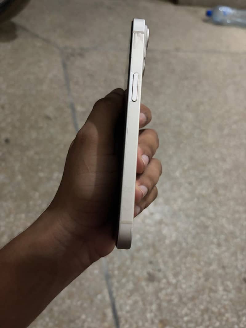 Apple iPhone 14 4