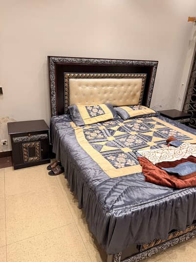 wooden bed set with excellent condition