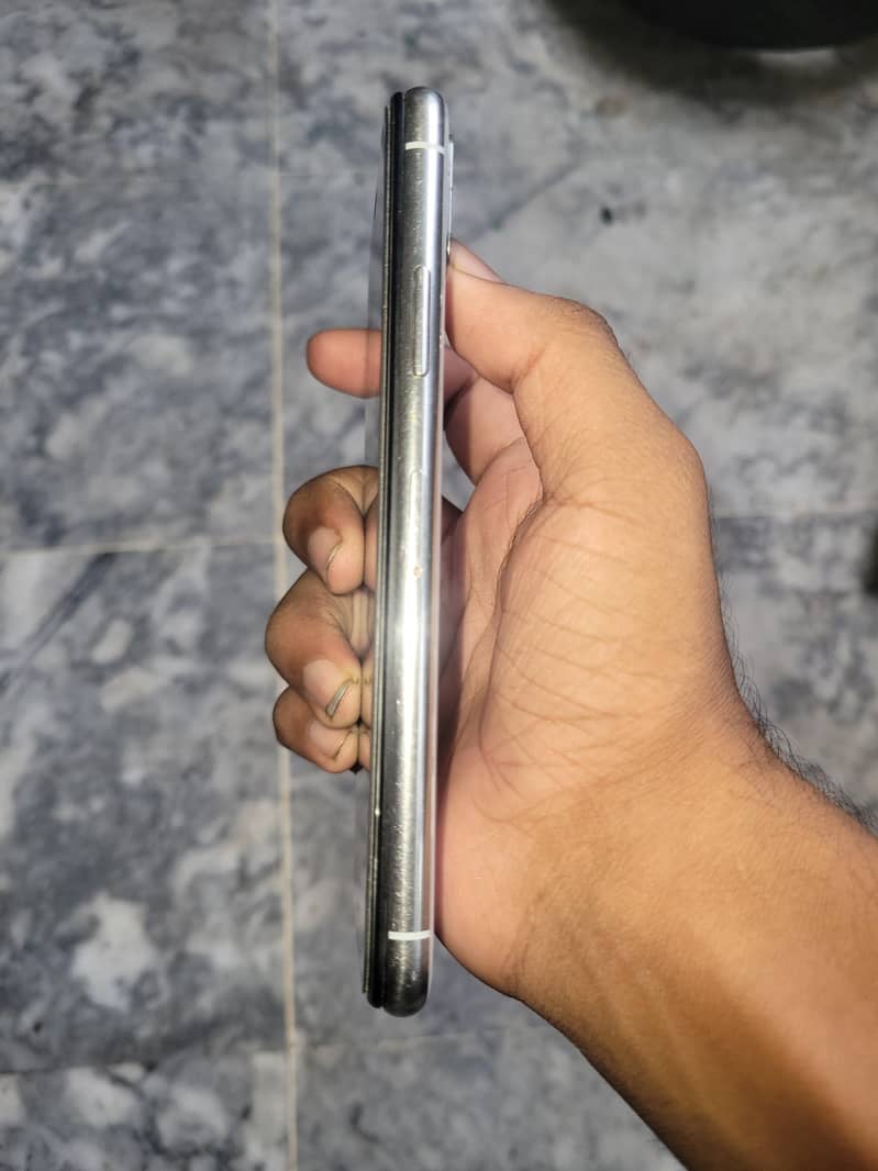 Apple iPhone X 3