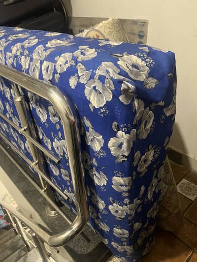 Single spring mattress