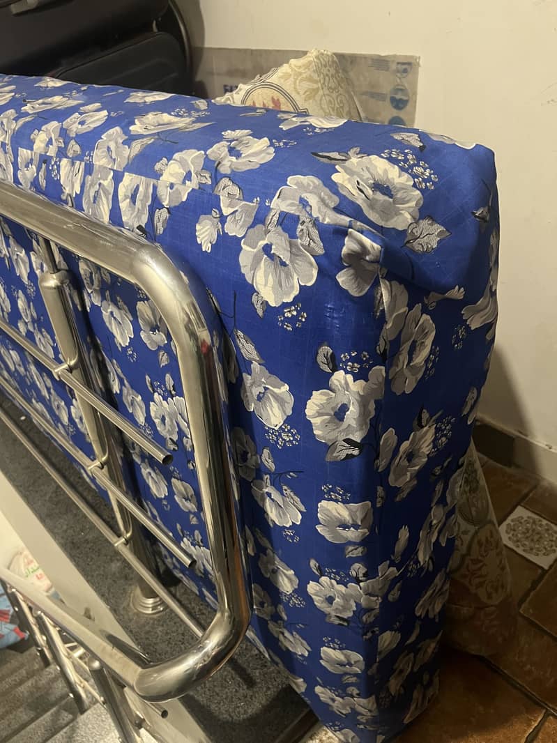 Single spring mattress 0