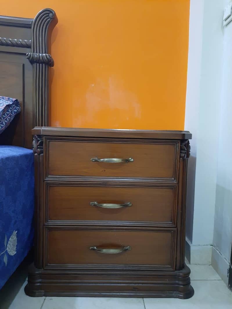king size double bed 1