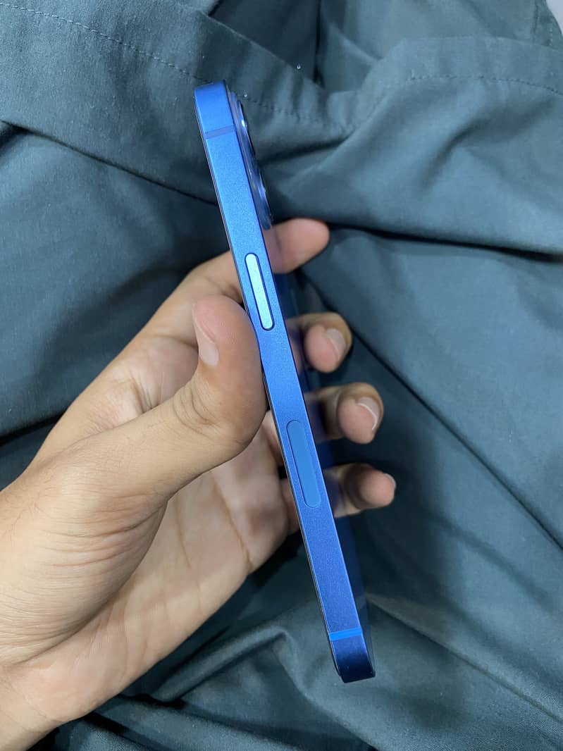 Apple iPhone 13 3
