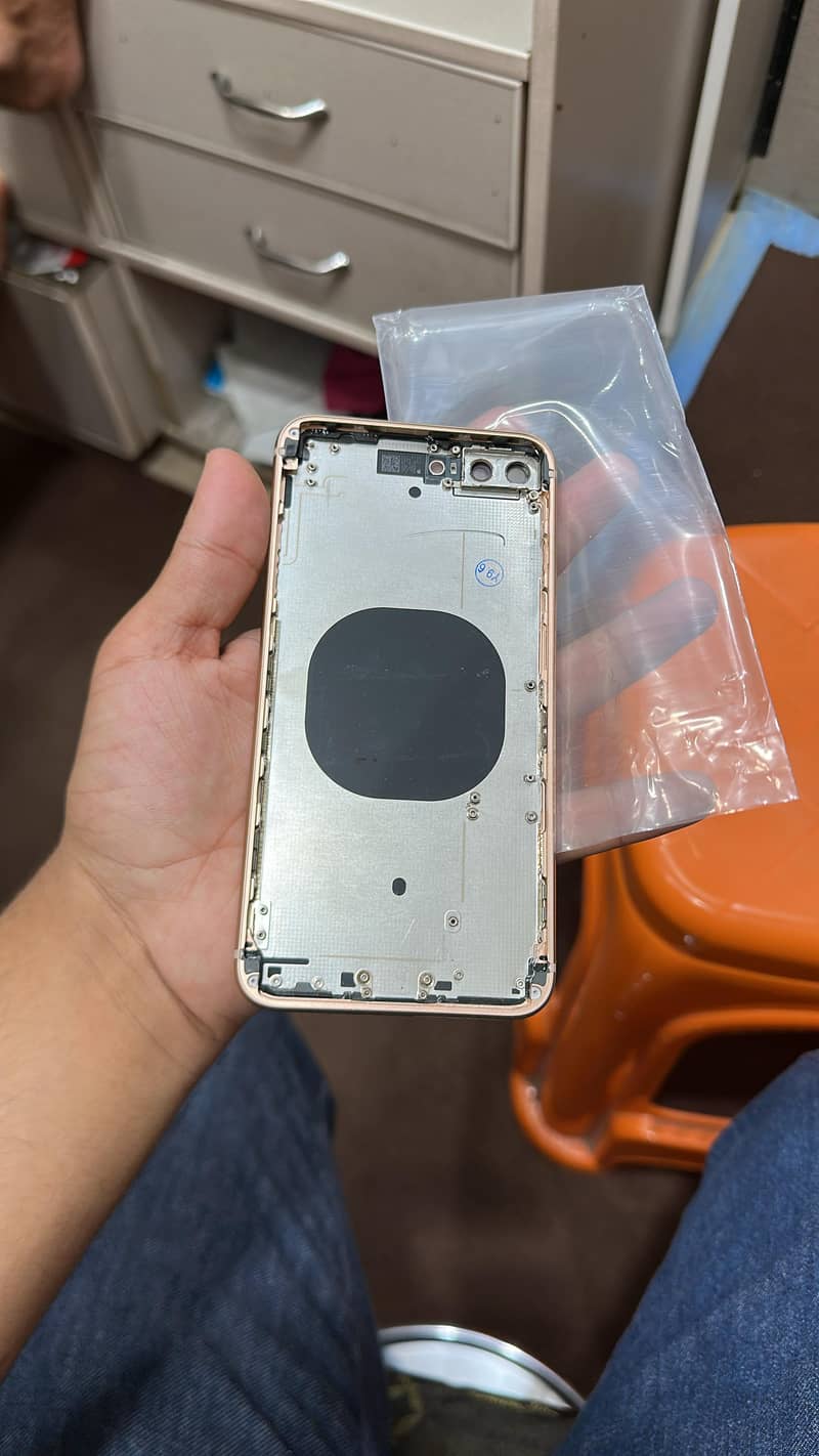 IPHONE 8 PLUS BACK CASING - GOLDEN 1