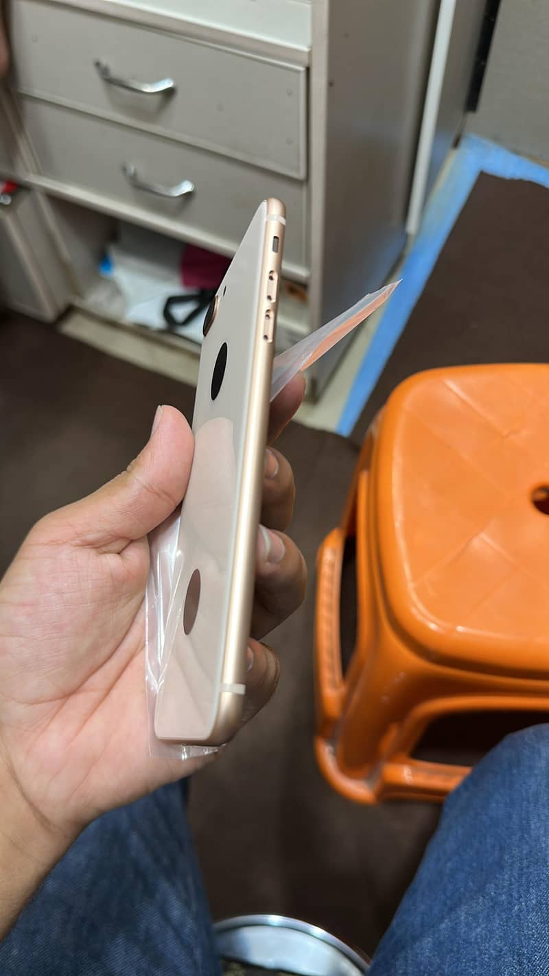 IPHONE 8 PLUS BACK CASING - GOLDEN 3