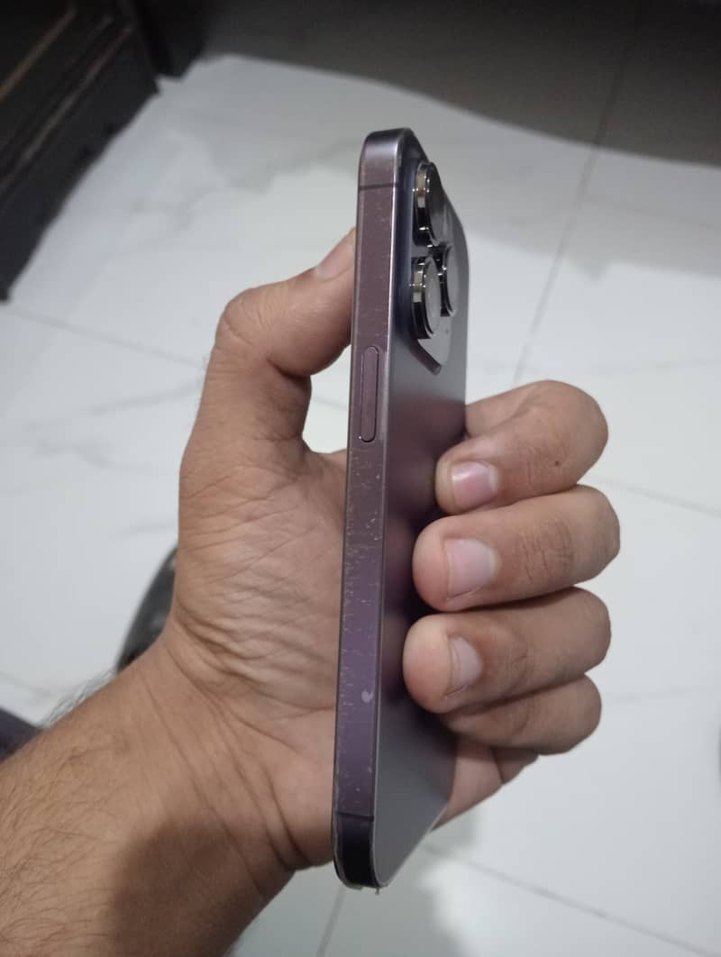 Apple iPhone 14 Pro 1