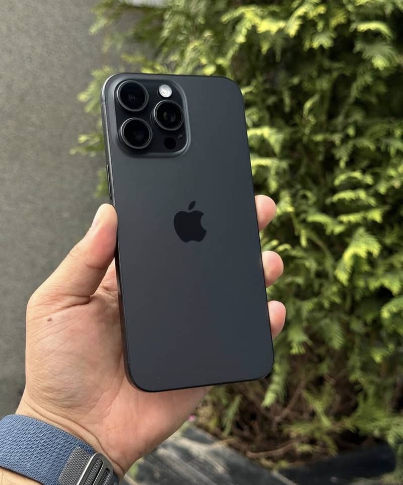 Apple iPhone 15 Pro Max 0