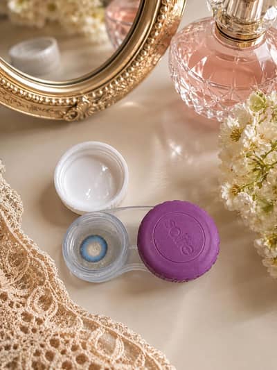 blue colored lenz