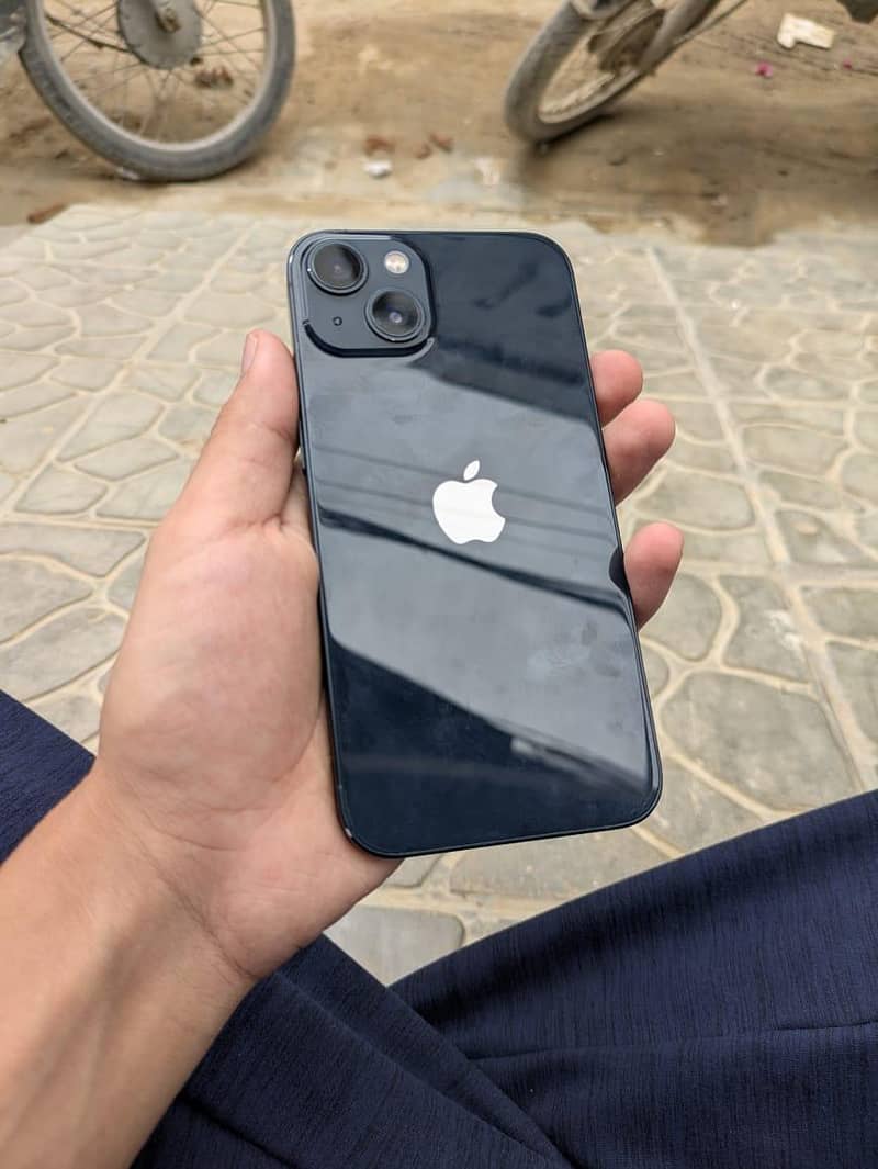 Apple iPhone 13 3