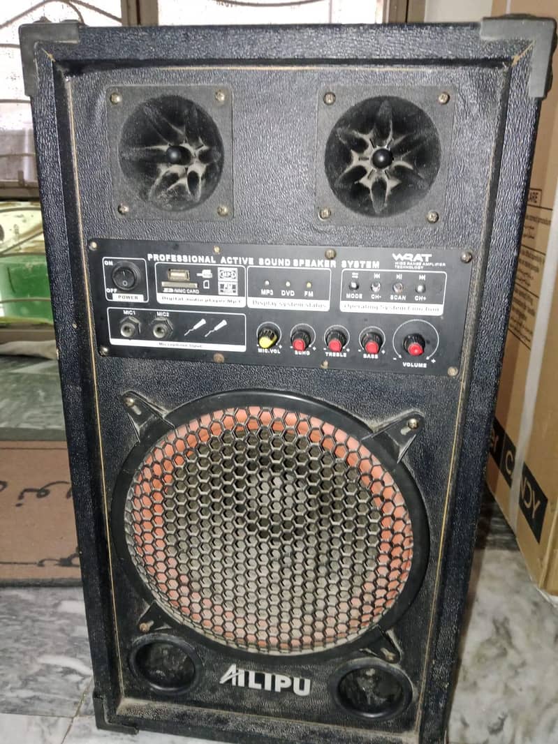 speakers 4