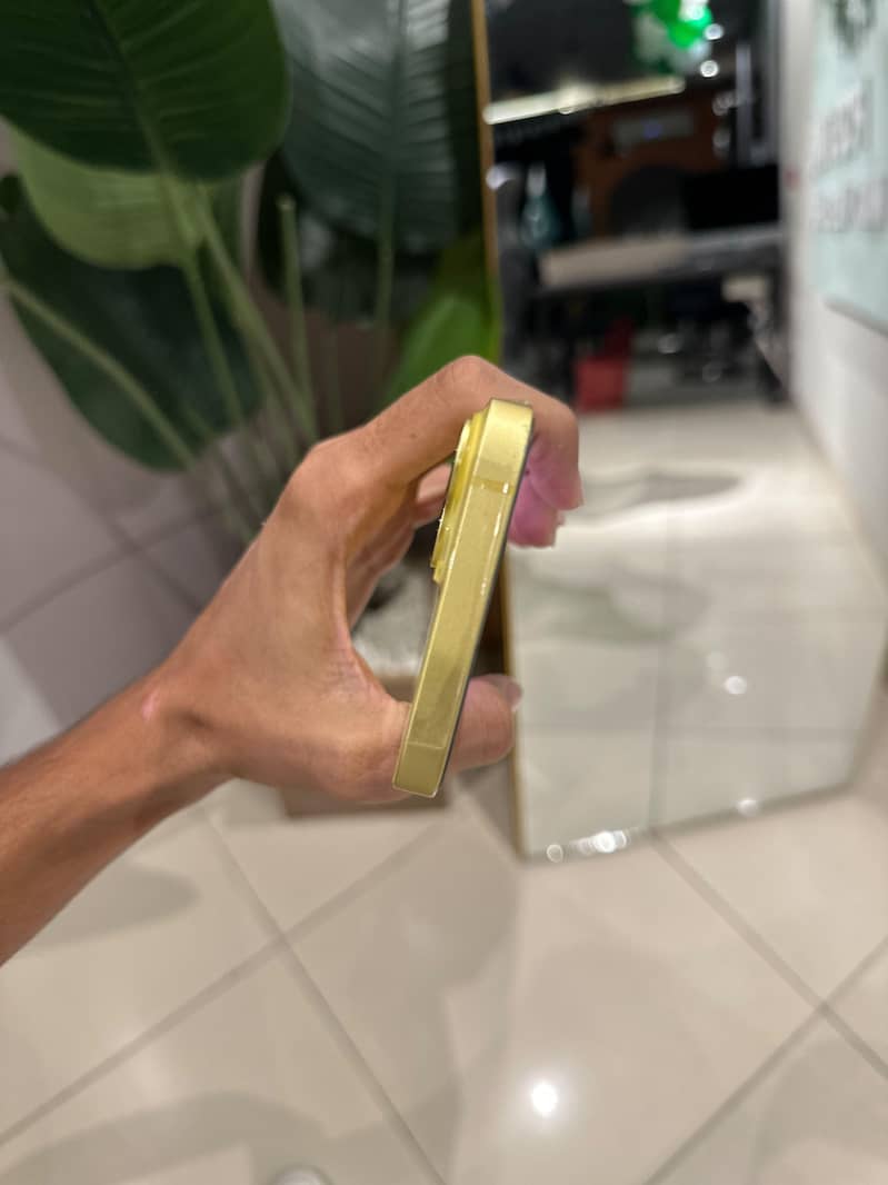Apple iPhone 14 8