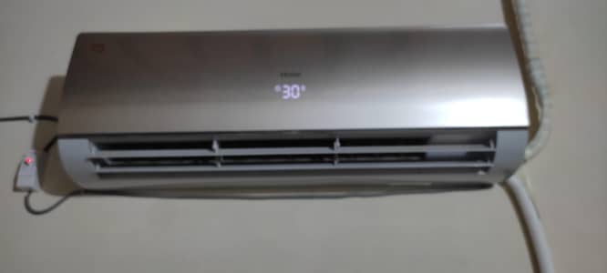 T3 1.5 ton inverter ac 4 months used