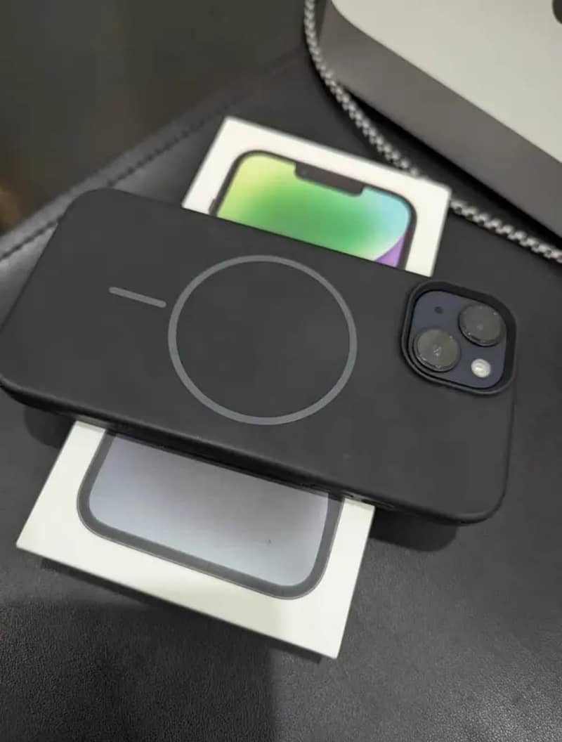 Apple iPhone 12 4