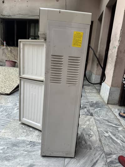 Eco star new condition dispenser only 1 time used