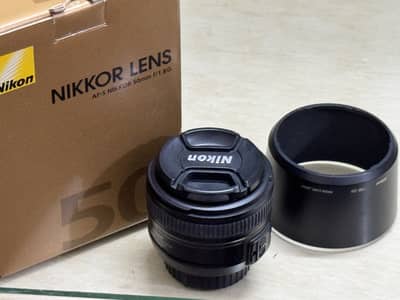 Nikon 50mm f/1.8 Lens – Box & Accessories