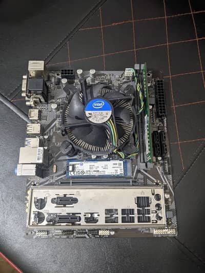 i5 10400f / Gigabyte h410m / 8gb ddr4 ram / 256gb NVME