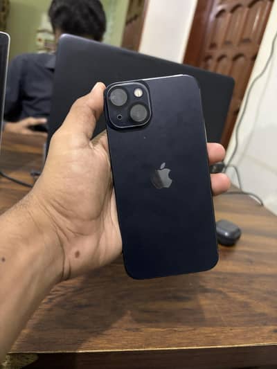 Apple iPhone 13