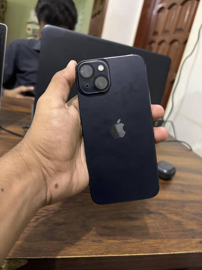 Apple iPhone 13 0