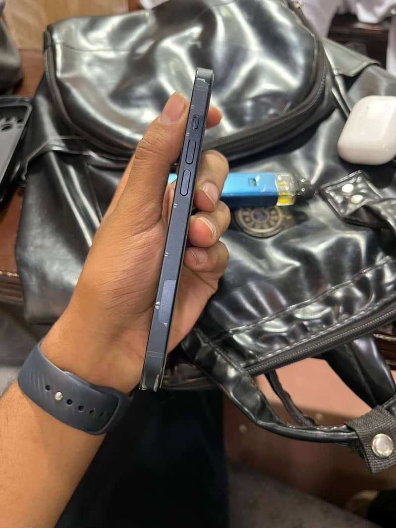 Apple iPhone 14 2