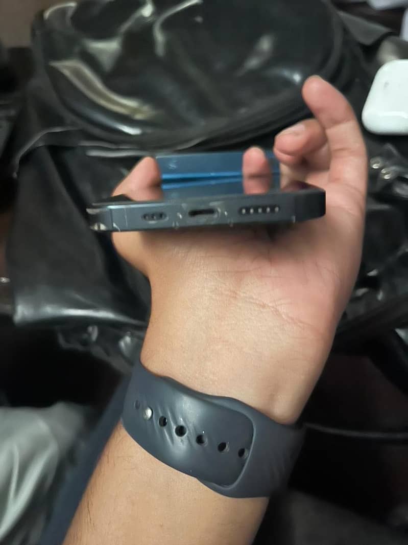 Apple iPhone 14 3