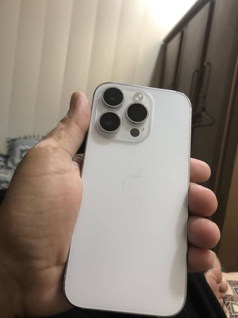 Apple iPhone 14 Pro 1