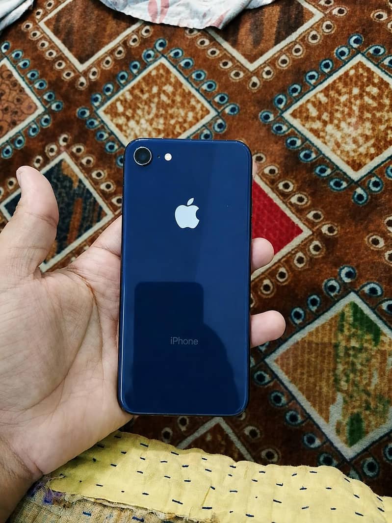 Apple iPhone 8 1