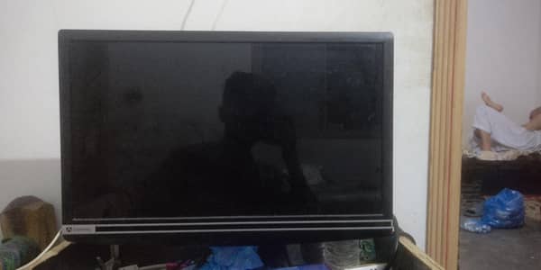4GB RAM ha or 256GB Harddisk ha ( WhatsApp 03123037901)