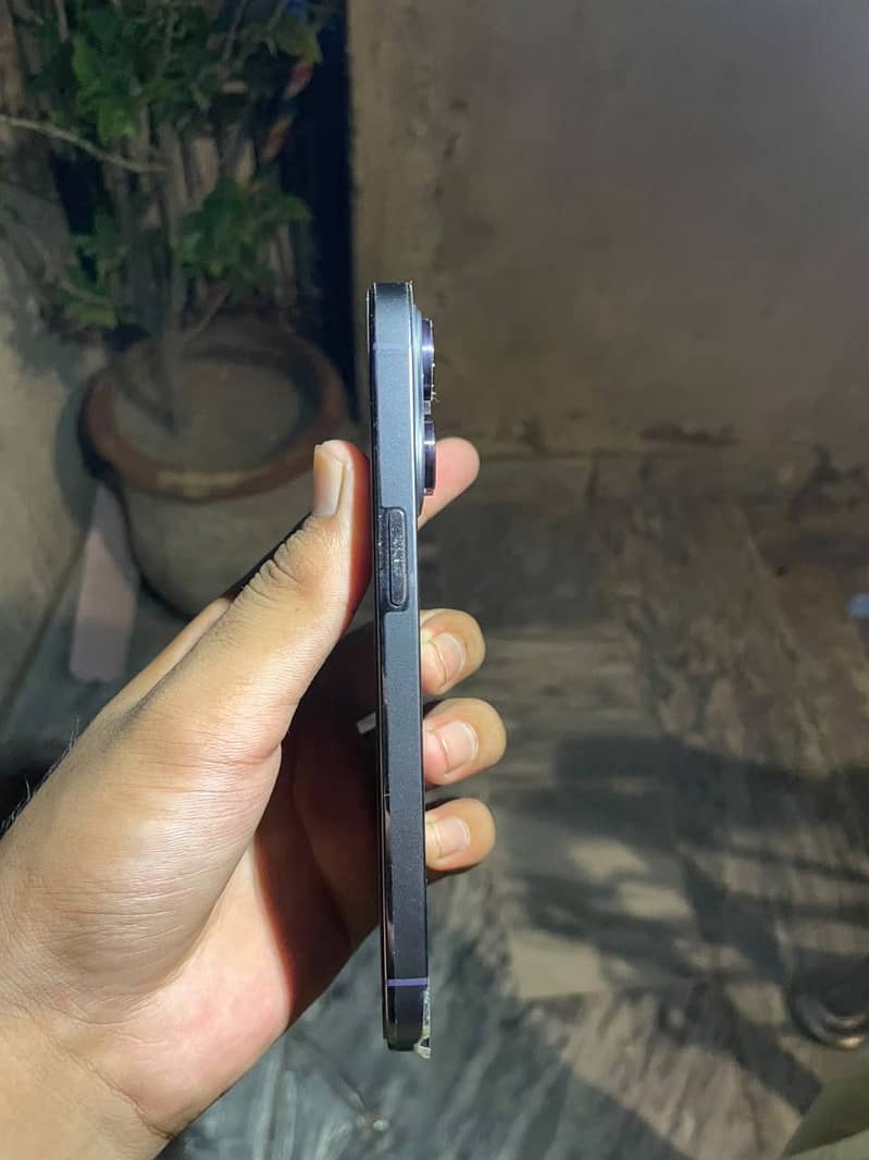 Apple iPhone 14 Pro 2