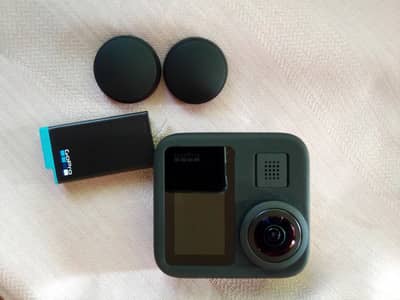 GoPro Max 360 Action Camera (10/10 Mint) – Original Accessories