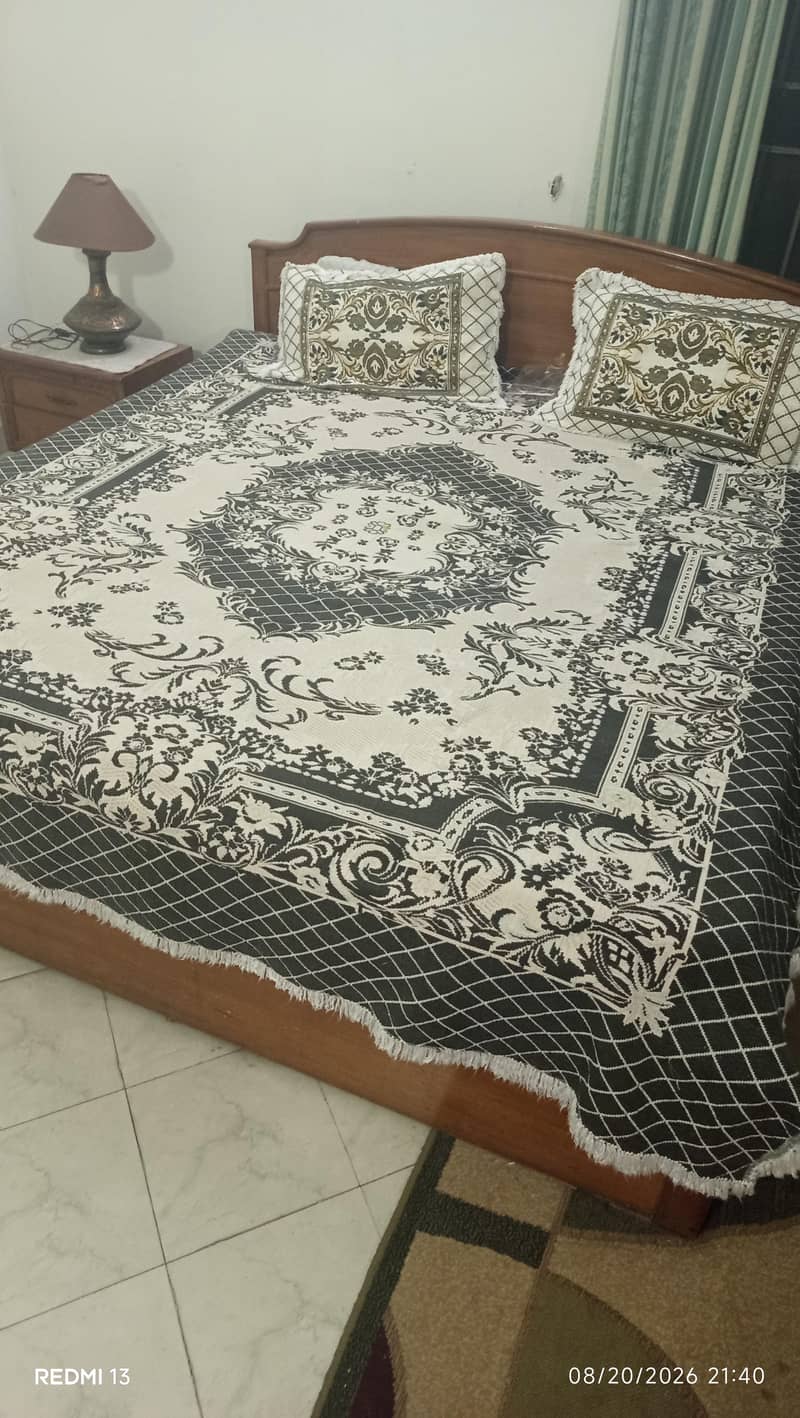 Used double bed 0