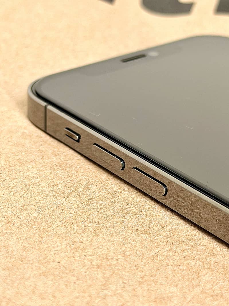 Apple iPhone 12 Pro 2