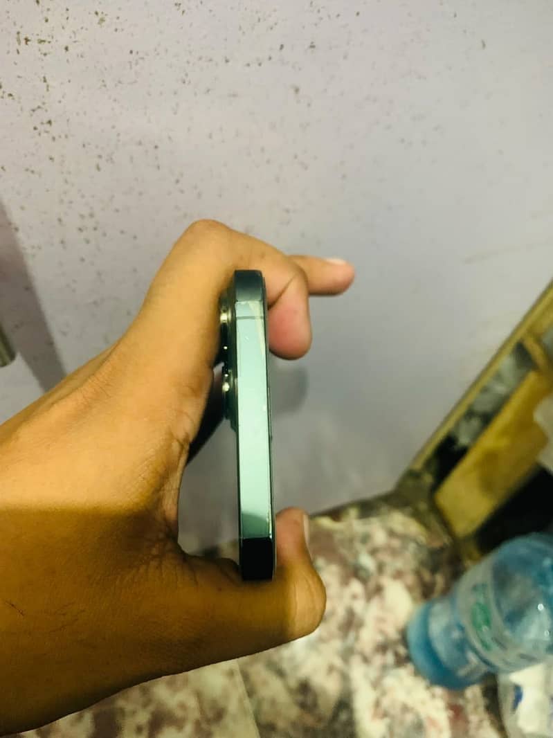 Apple iPhone 13 Pro Max 1